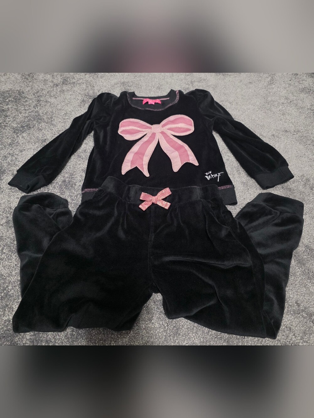 Kids Betsey Johnson Black Velour Tracksuit Size 6